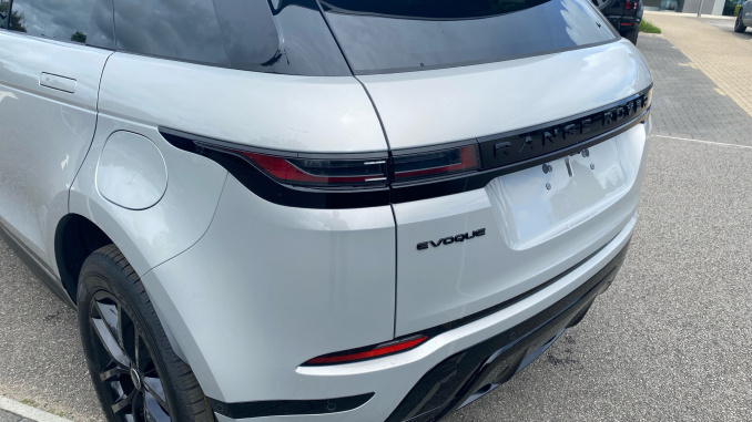 Land Rover Range Rover Evoque 1.5 P270e Edition 5dr Auto Hatchback - Image 19